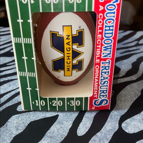 Michigan Football Ornament - Picture 3 of 9